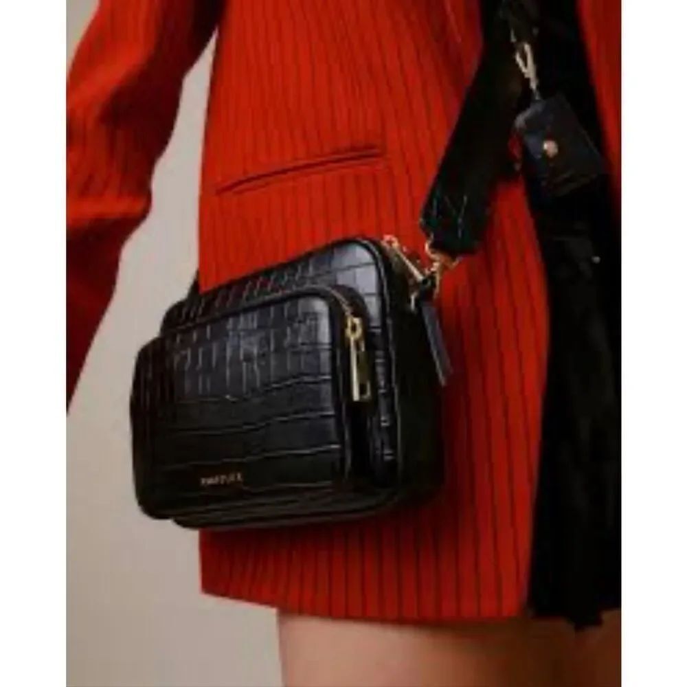 Bandolier miller convertible black alligator crossbody bag & strap nwot